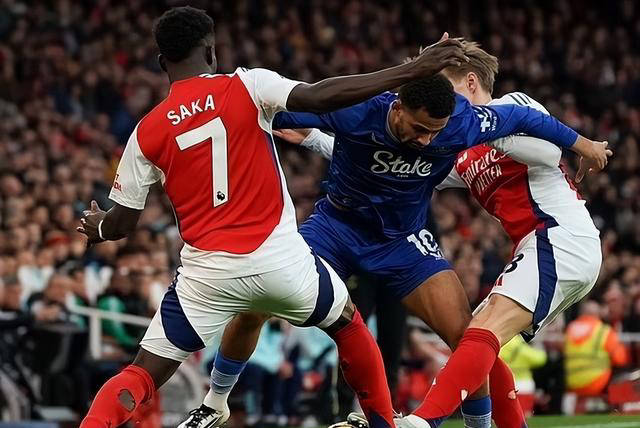 阿拉伯杯巴林3-1胜苏丹，离奇攻防双方错失良机（阿拉伯杯：巴林3-1击退苏丹，怪异攻防双方屡失良机）