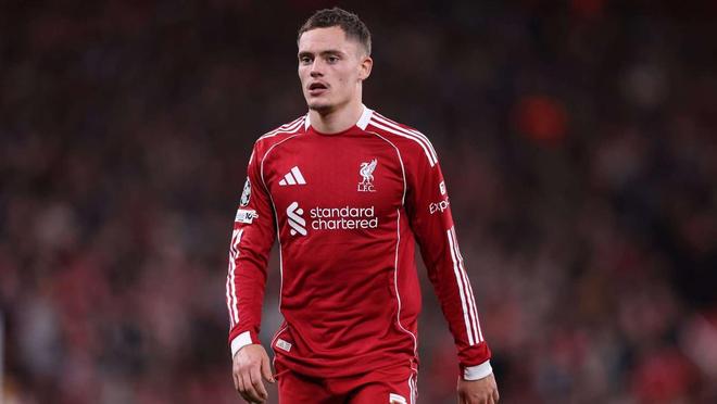 吕文君庆祝夺冠：是海港的三连冠，更是上海的三连冠（吕文君：不仅是海港三连冠，也是上海的三连冠）