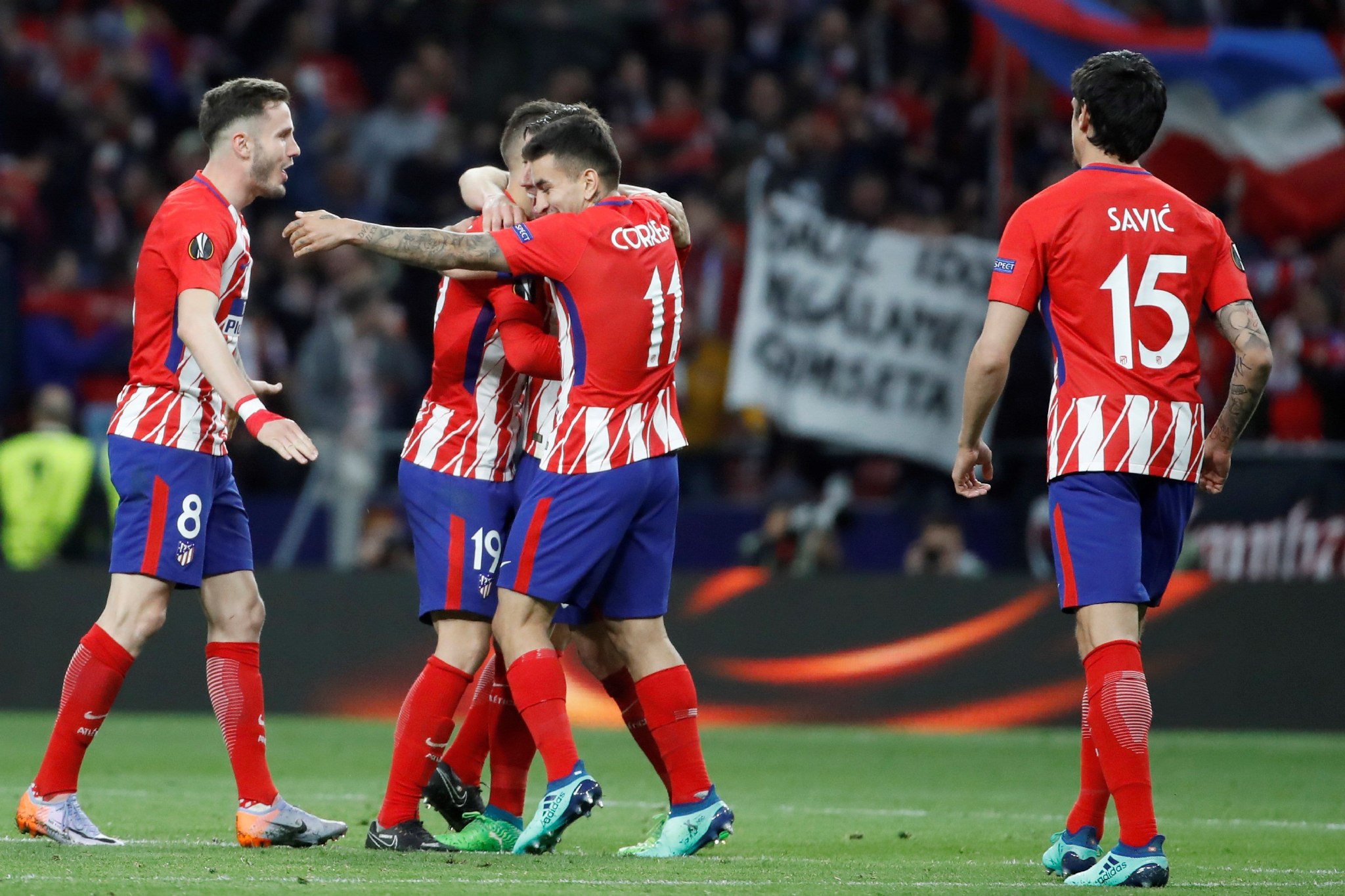 BBC：前曼城球员巴顿因社媒攻击性言论被判6个月监禁（BBC：前曼城球员巴顿因在社交媒体发表仇恨言论被判入狱6个月）