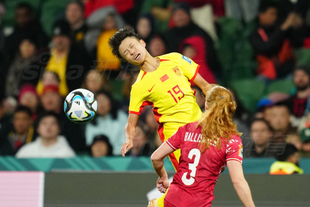 詹姆斯关键三分绝杀比赛（詹姆斯制胜三分完成绝杀）