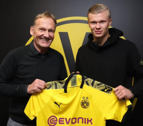 冯伯元：我小时候身体瘦到能看到肋骨，外号叫“非洲难民”（冯伯元：我小时候瘦得肋骨分明，还被起过绰号）