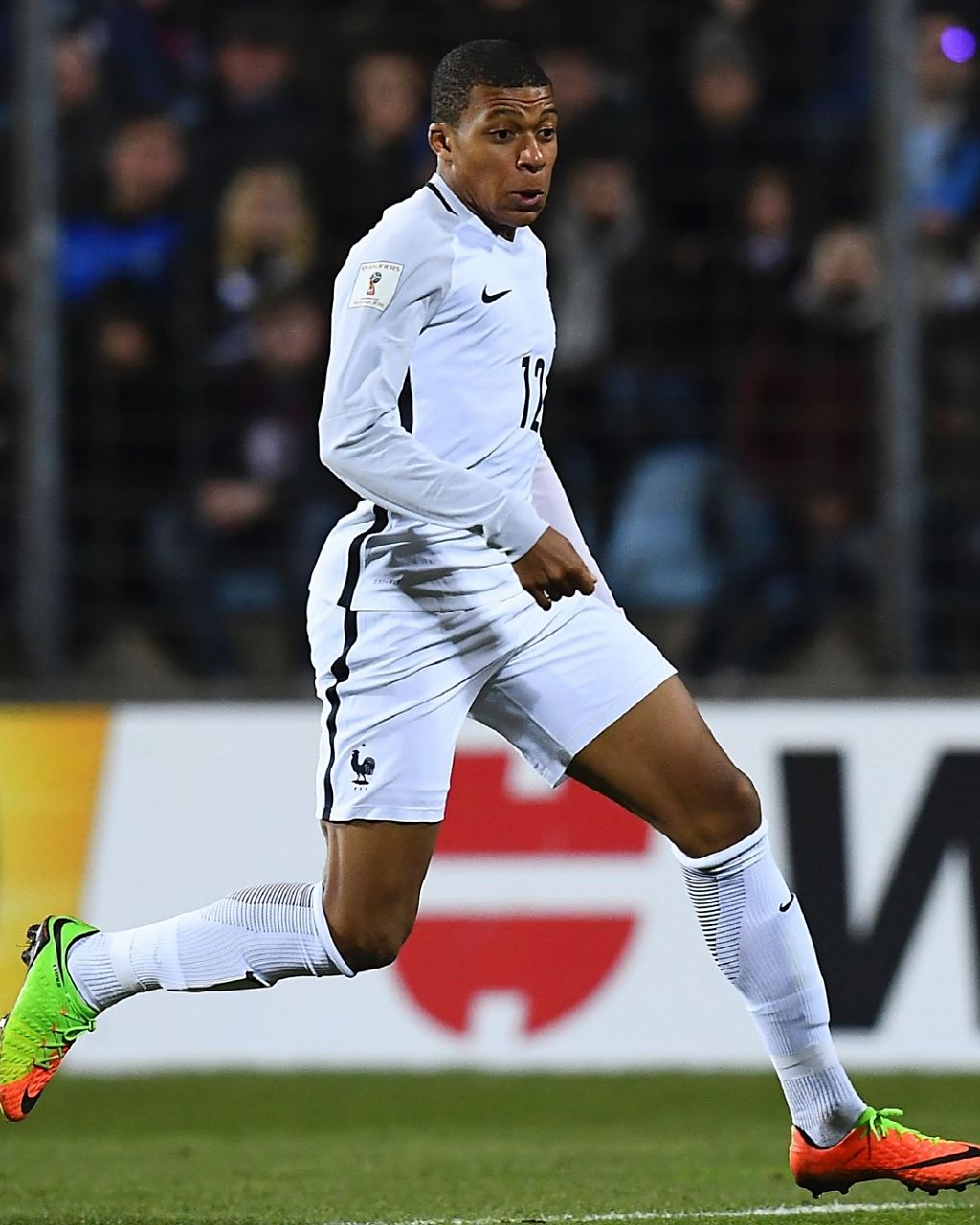 李玮锋：做青训我是下定决心的；苏超最重要的是给年轻人舞台（李玮锋：坚定投身青训；苏超的核心是为年轻人搭建舞台）